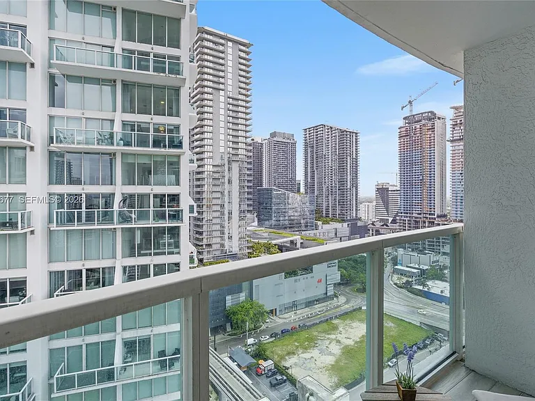 31 SE 5th St #2410 — Photo 31
