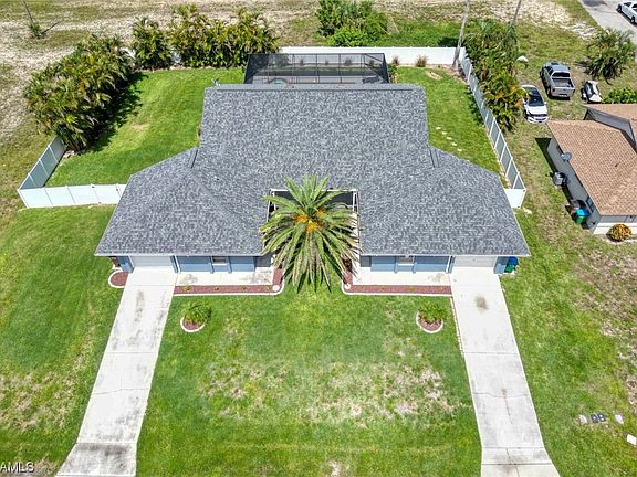 3rd image of 2614-2618 SW 7th Pl
