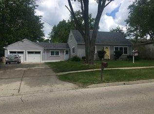 1208 Ronzheimer Ave, St Charles, IL 60174