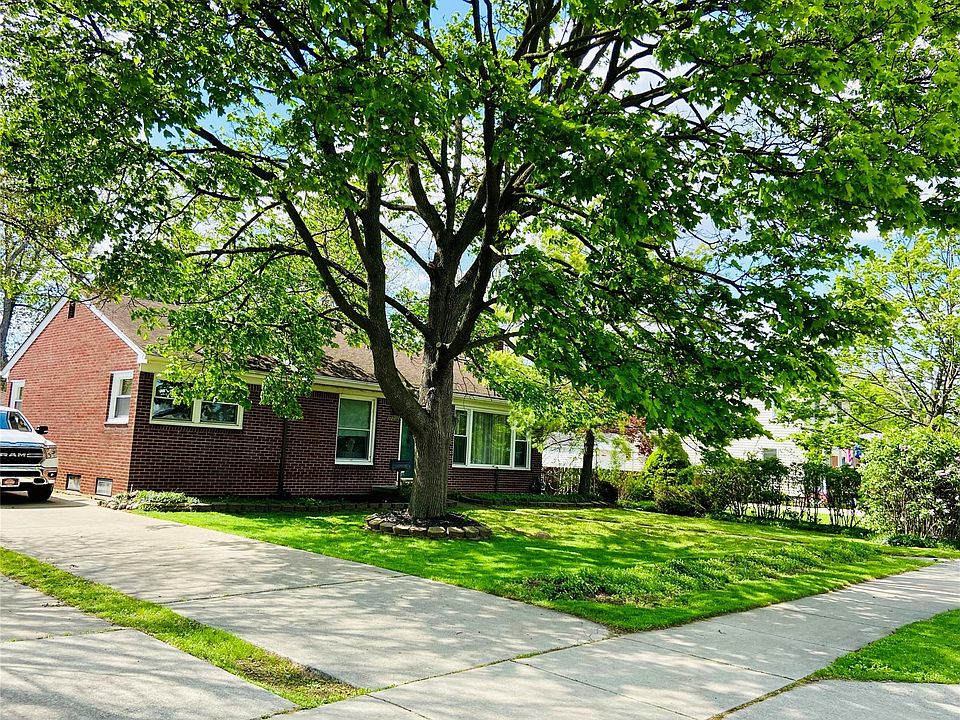 1st image of 17812 Quarry St