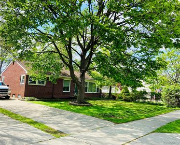 17812 Quarry St, Riverview, MI, 48193