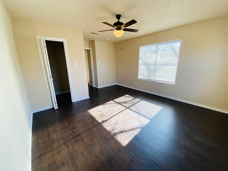 103 Hughson Ct — Photo 9