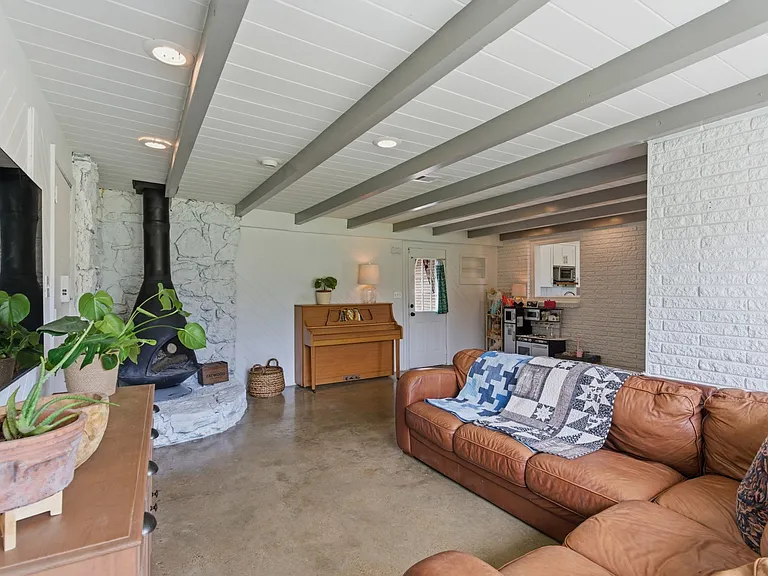 450 Sanders Ferry Rd — Photo 5