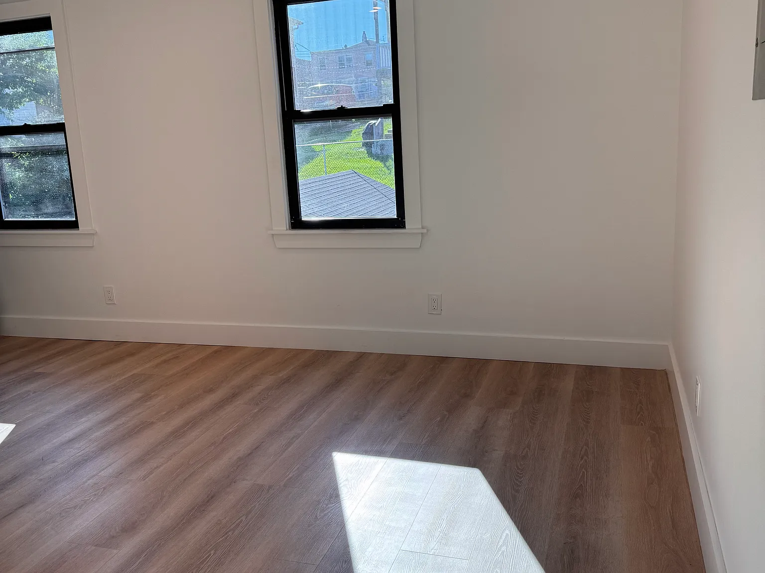 2 bed, 1000 sqft, $2,800 — Photo 2