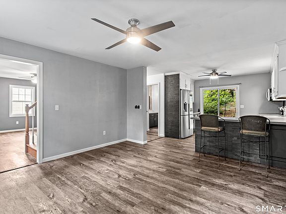 4th image of 325 Farmington Avenue