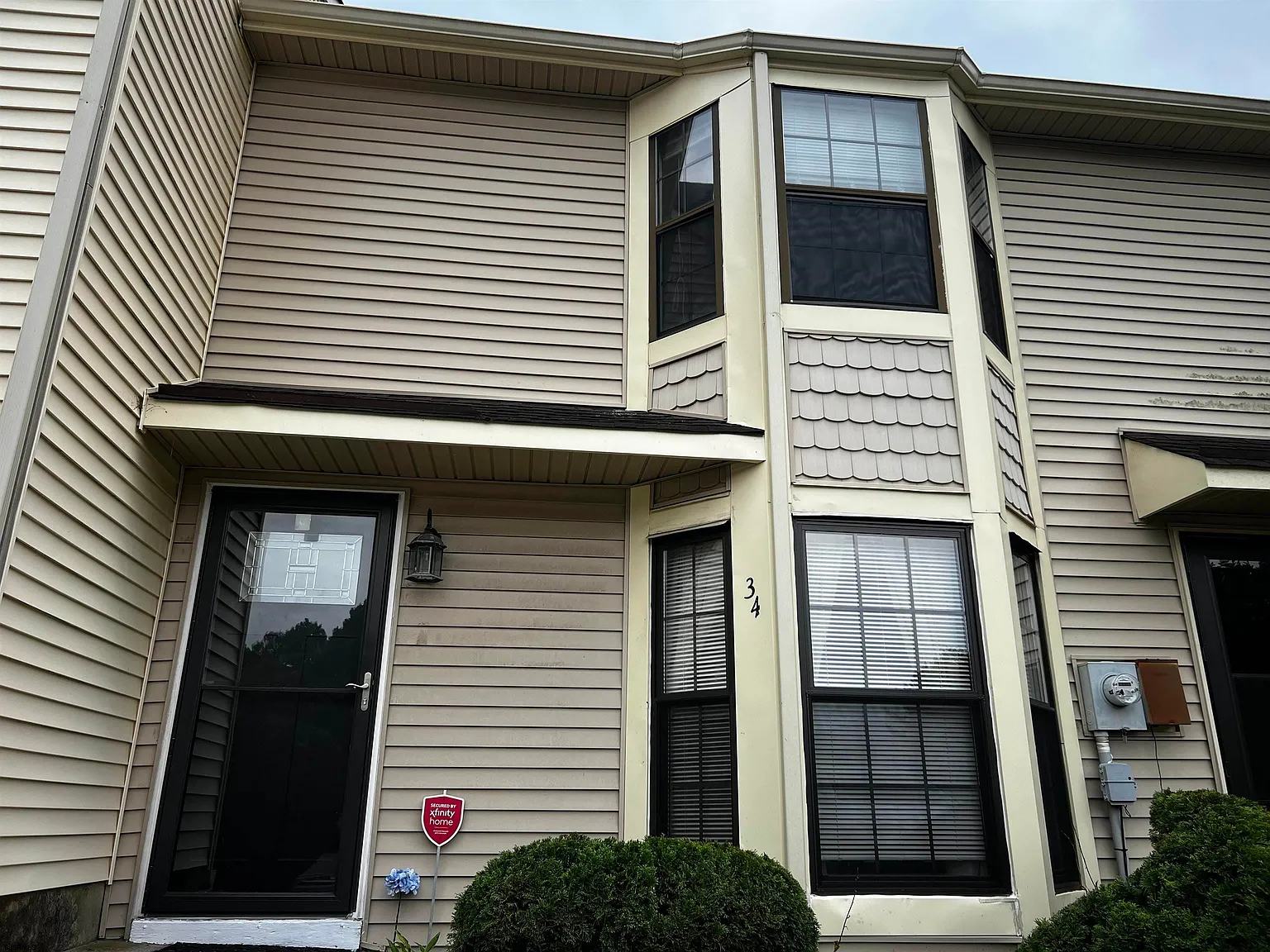 2 bed, 1.5 bath, $2,000 — Photo 2