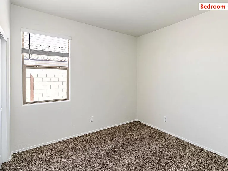 1122 E Viola Ct — Photo 4