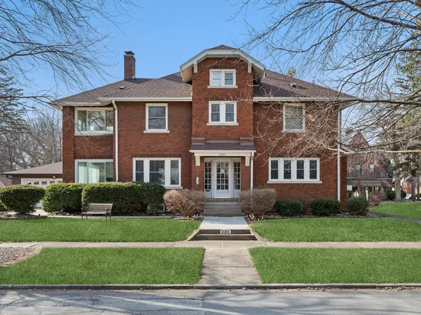 2311 12th St, Moline, IL 61265