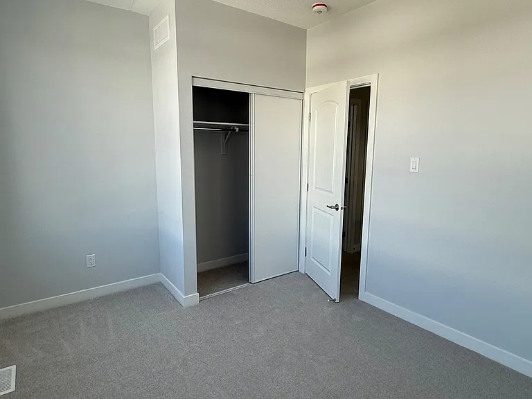 657 Bronze Copper Cres — Photo 13