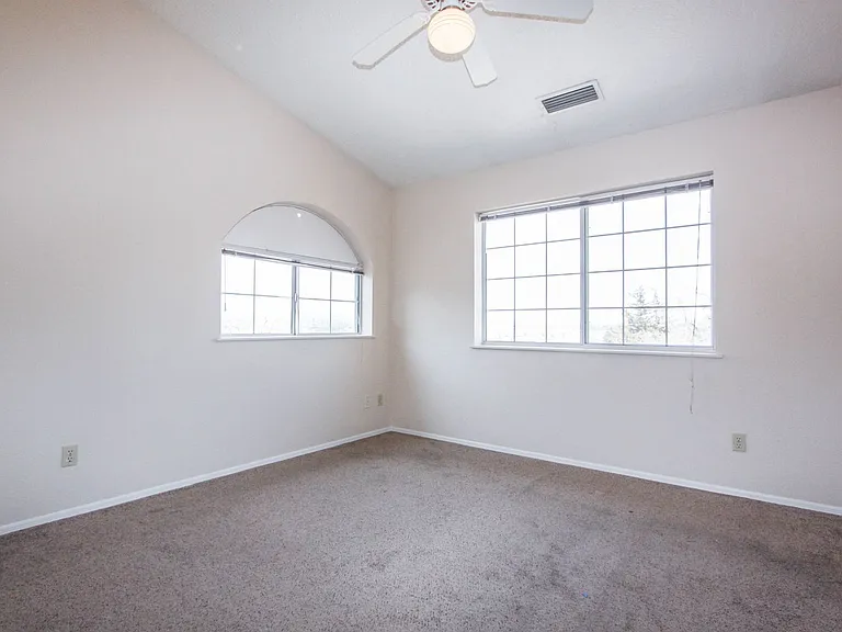 415 S Alarcon St — Photo 7