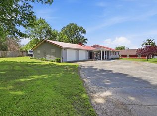 951 N Maple Street, Buffalo, MO 65622