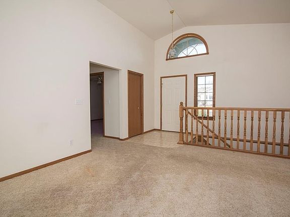 3rd image of 1781 Golden Blvd