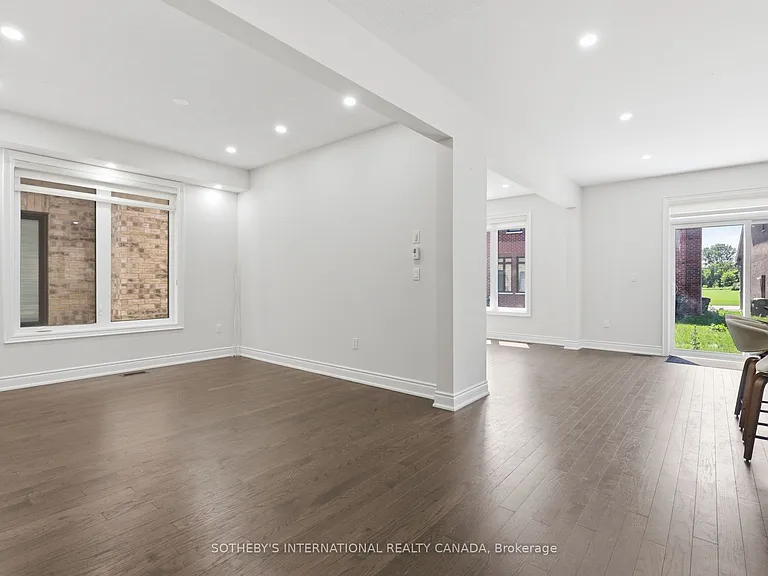 32 Bermondsey Way — Photo 6
