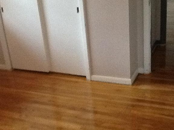 4th image of 3516 Hawthorne Dr