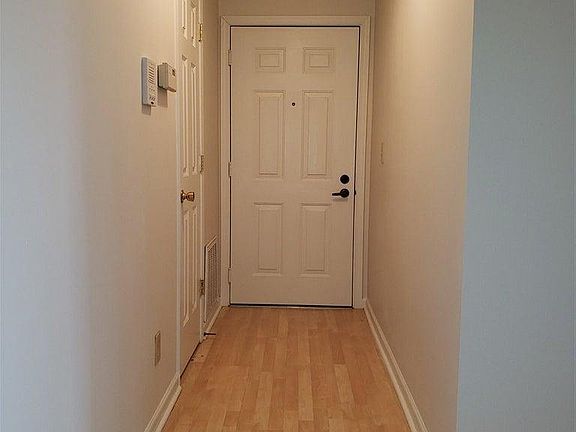 4th image of 10224 Crossbow Ct