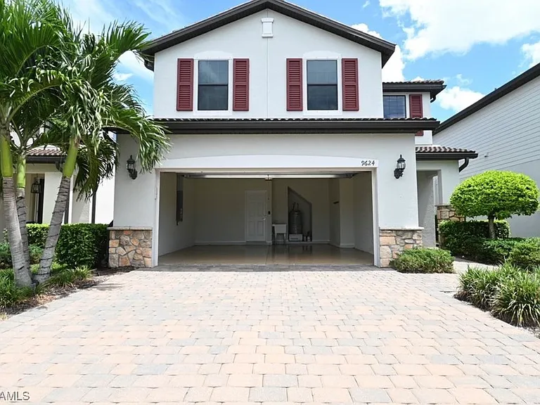 9624 Bexley Dr — Photo 2