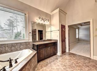672 Blackberry Trl, Lawrenceville, GA 30043