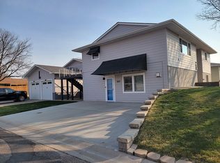 1009 Court Ter, Colby, KS 67701