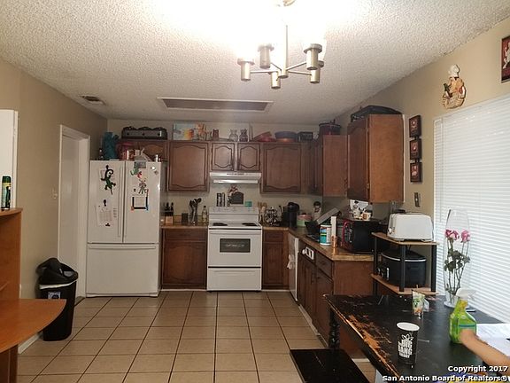 4th image of 5906 Cliff Rock Dr