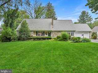 1404 Hillcrest Rd, Lancaster, PA 17603