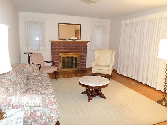 3rd image of 516 County Road 411