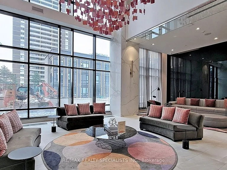 9 Mabelle Ave #326 — Photo 3