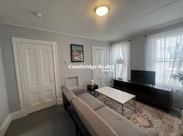 8 7th St #2, Cambridge, MA 02141