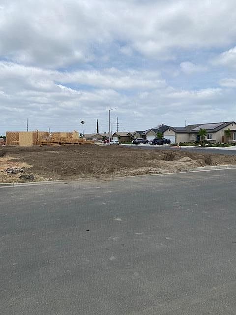2nd image of 1123 S Creekside Place E