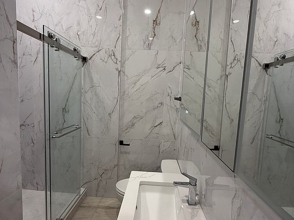 4th image of 168 Lexington Ave APT 4