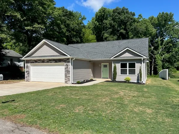 708 Hampton St, Iva, SC 29655
