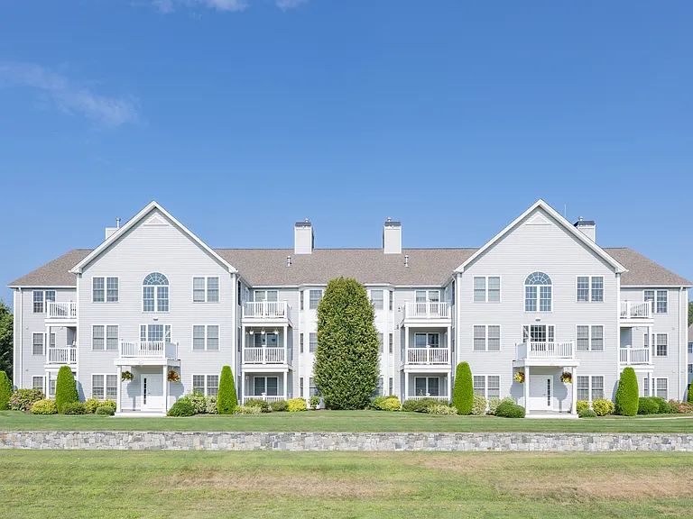 80 Saw Mill Dr — Photo 2