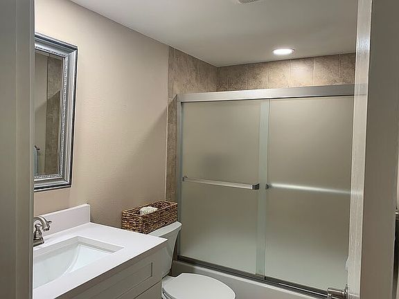 Newly remodeled guest bath 