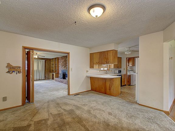 3rd image of 2400 NE 100th St