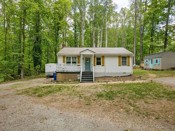 2nd image of 2936 Lake Louise Dr