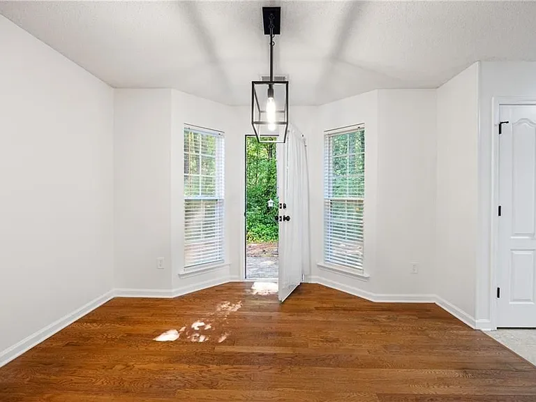 176 Darbys Crossing Ct — Photo 7