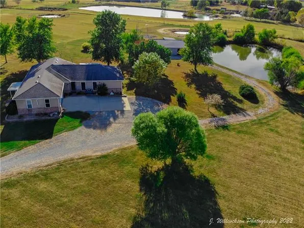 19760 Mergen Rd, Green Ridge, MO 65332