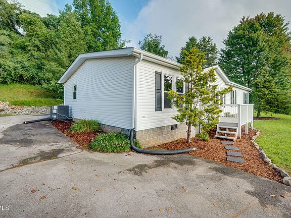 2nd image of 14181 Middle Pointe Ct