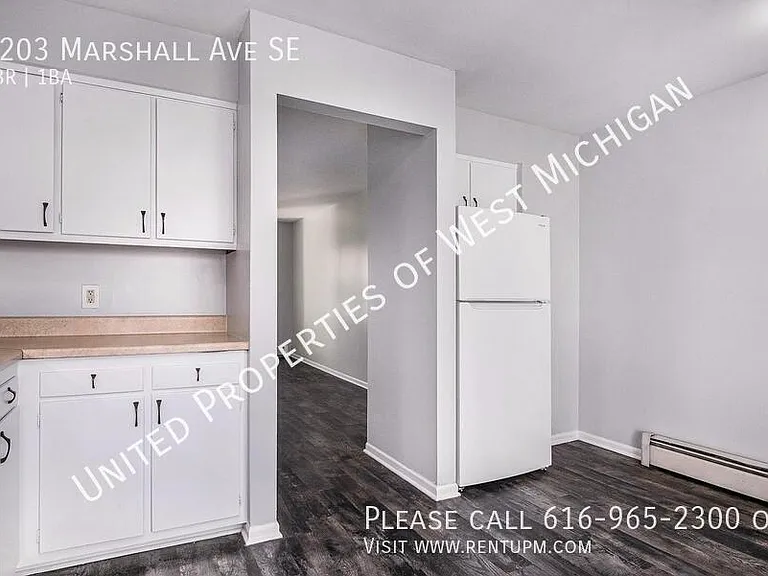 3203 Marshall Ave SE — Photo 2