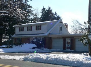 1112 Nissley Rd, Lancaster, PA 17601