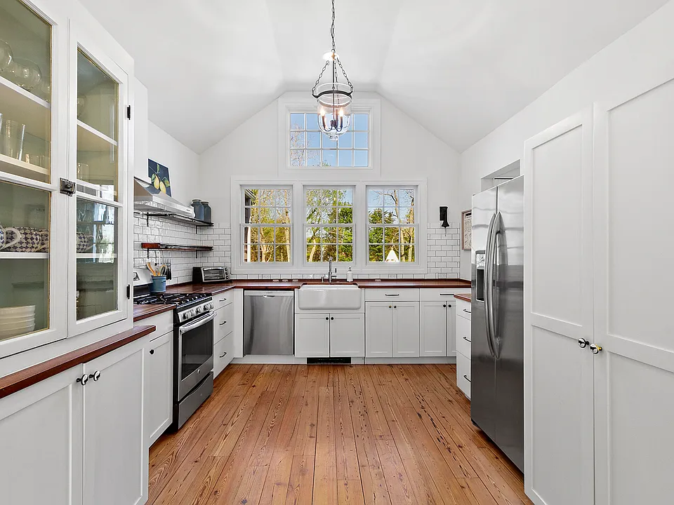 153 Accabonac Rd