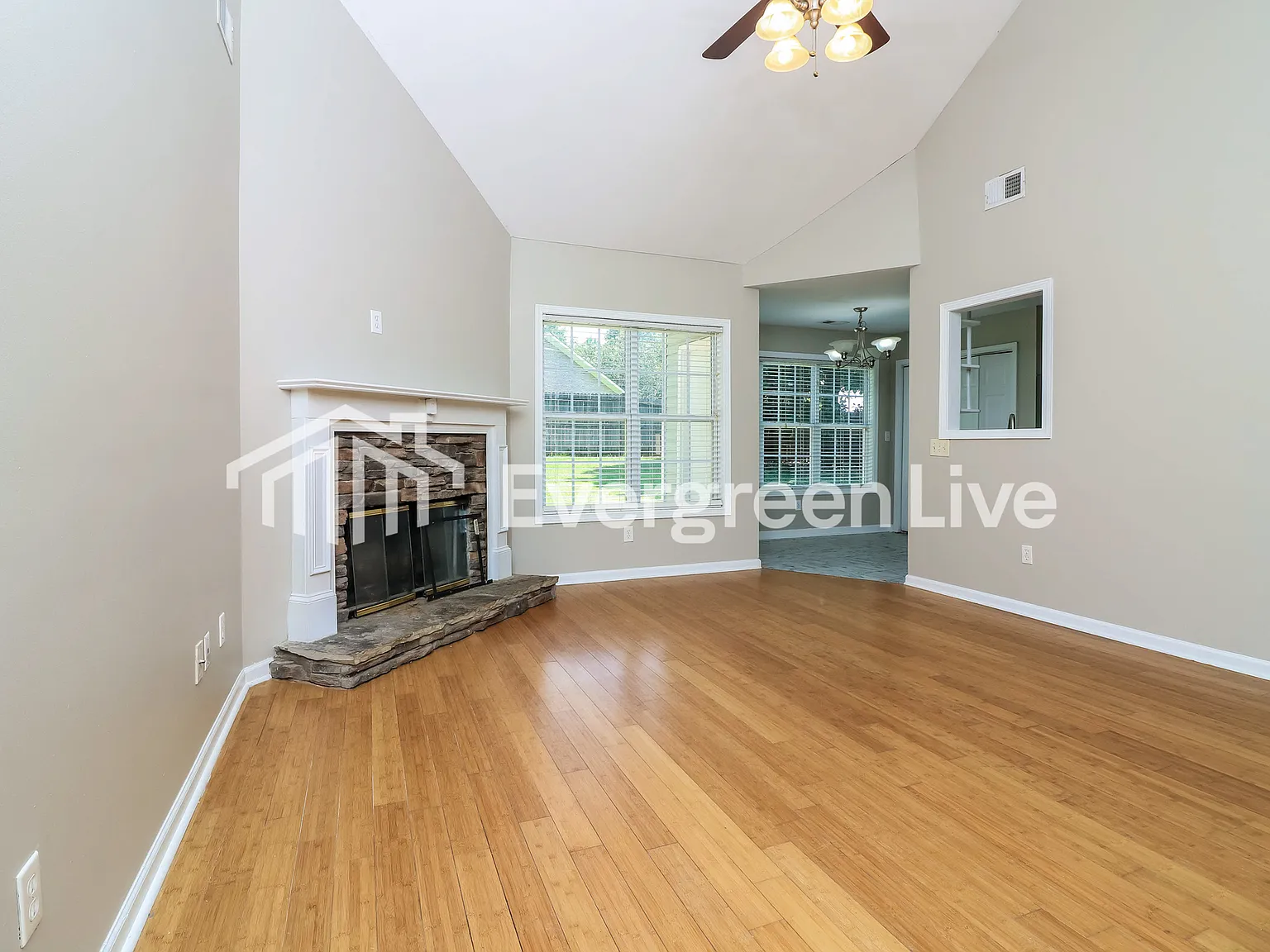 3 bed, 2.0 bath, 1483 sqft, $1,695 — Photo 4