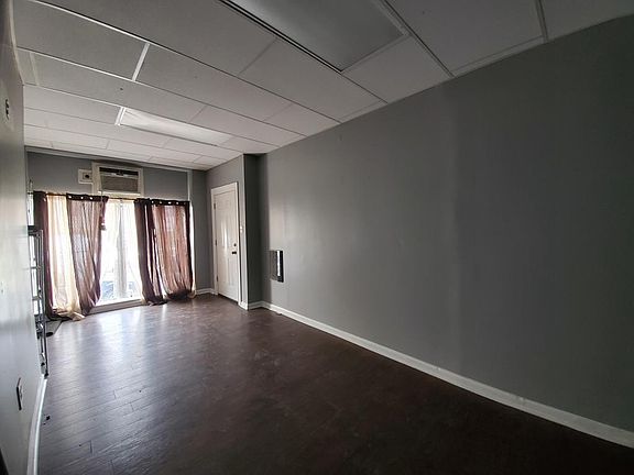 3rd image of 3006 W Cumberland St #1
