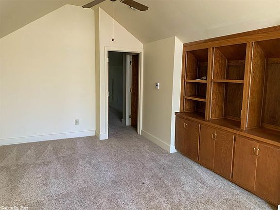 5th image of 19 Elmwood Cir