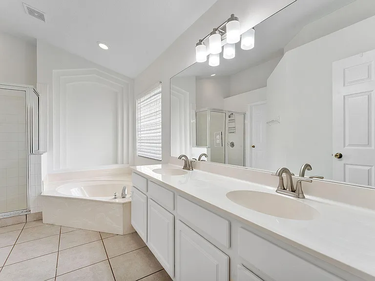 981 Delray Lakes Dr — Photo 14