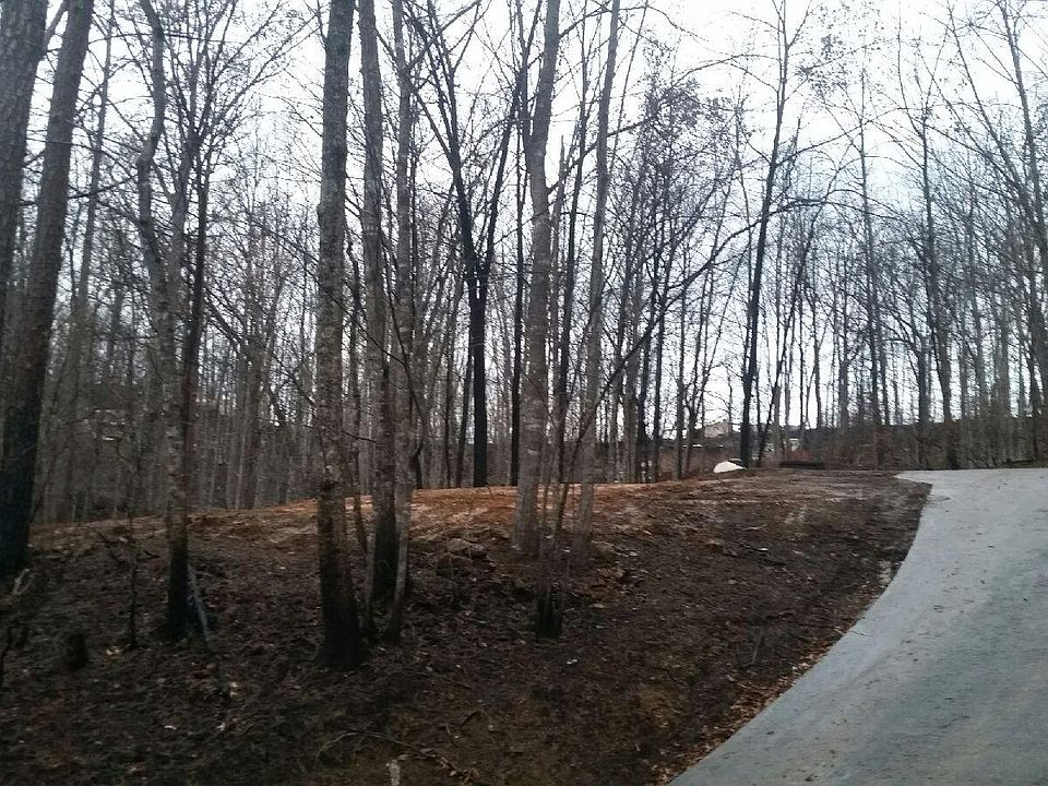 1st image of 811 N Woodland Dr