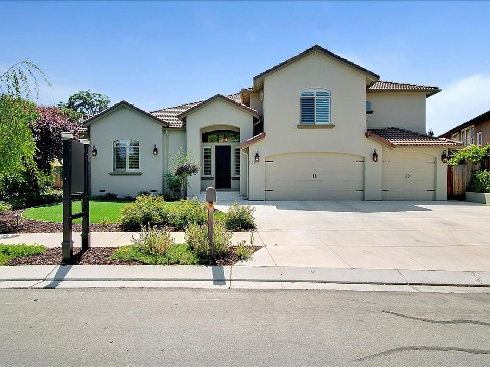 1st image of 708 Oak Canyon Ct