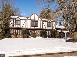 24 Duffield Dr, Ewing, NJ 08628