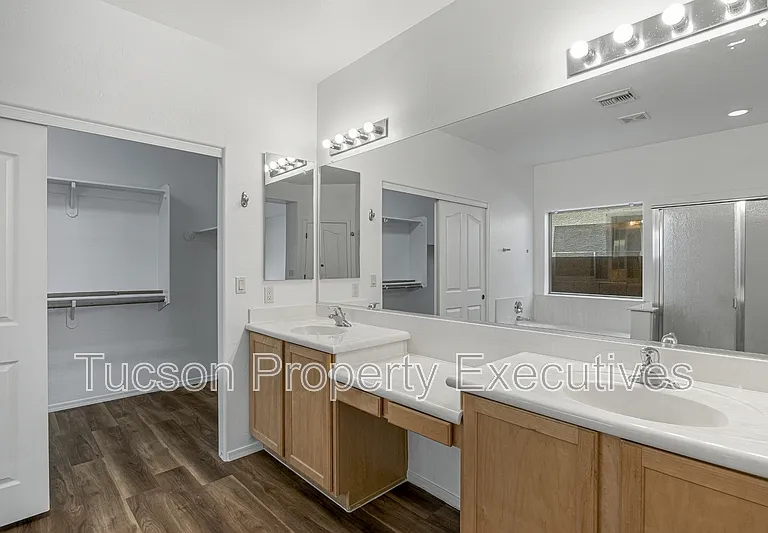 7585 E Picket Fence Ln — Photo 15
