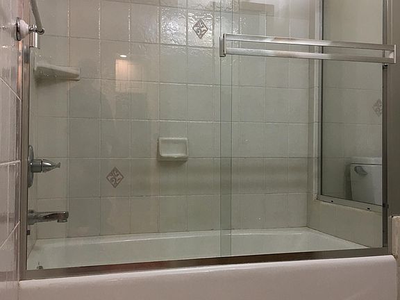 4th image of 332 12th Ave APT 3