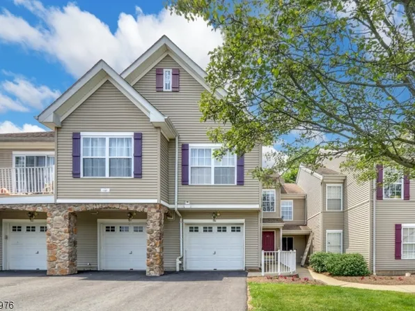 105 Boulder Ridge Dr, Randolph Twp., NJ 07869